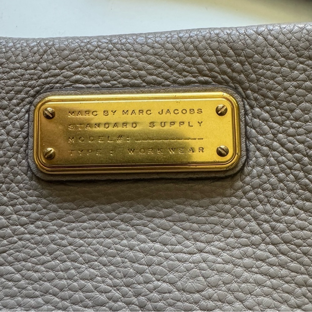 Marc by Marc Jacobs Taupe Classic Q Percy Leather Crossbody Bag - Picture 6 of 12